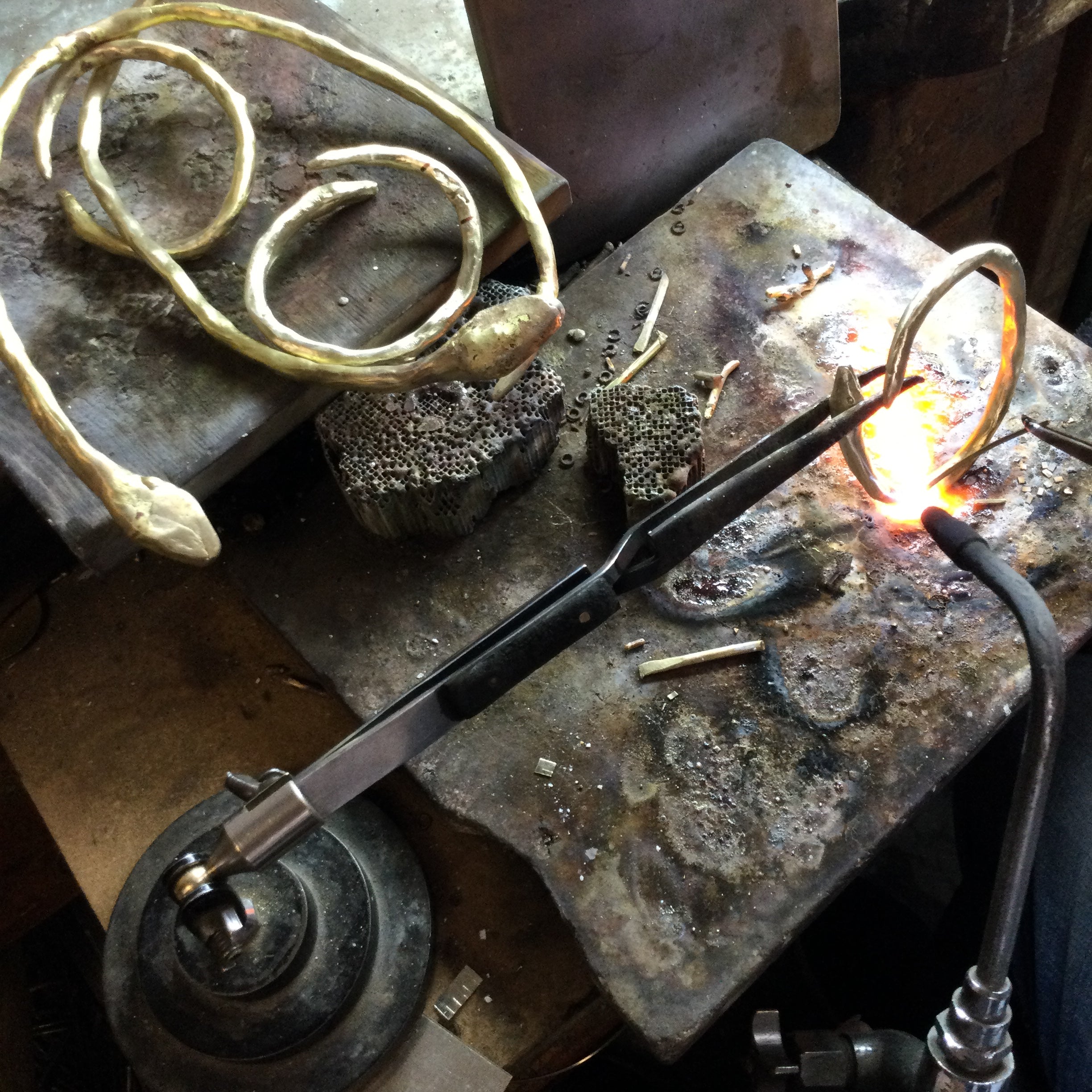 How the Snake Cuff Collar by Dea Dia Jewelry is made - BTS
