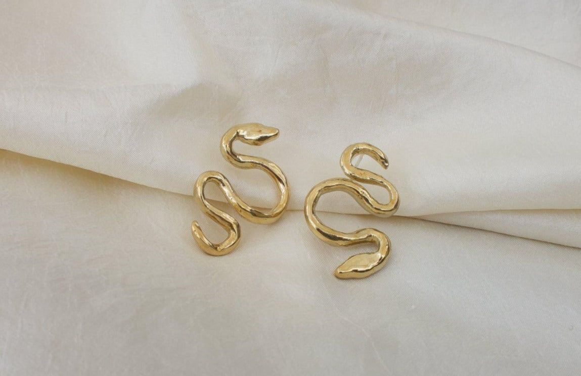 Serpent Kiss Earrings - Dea Dia