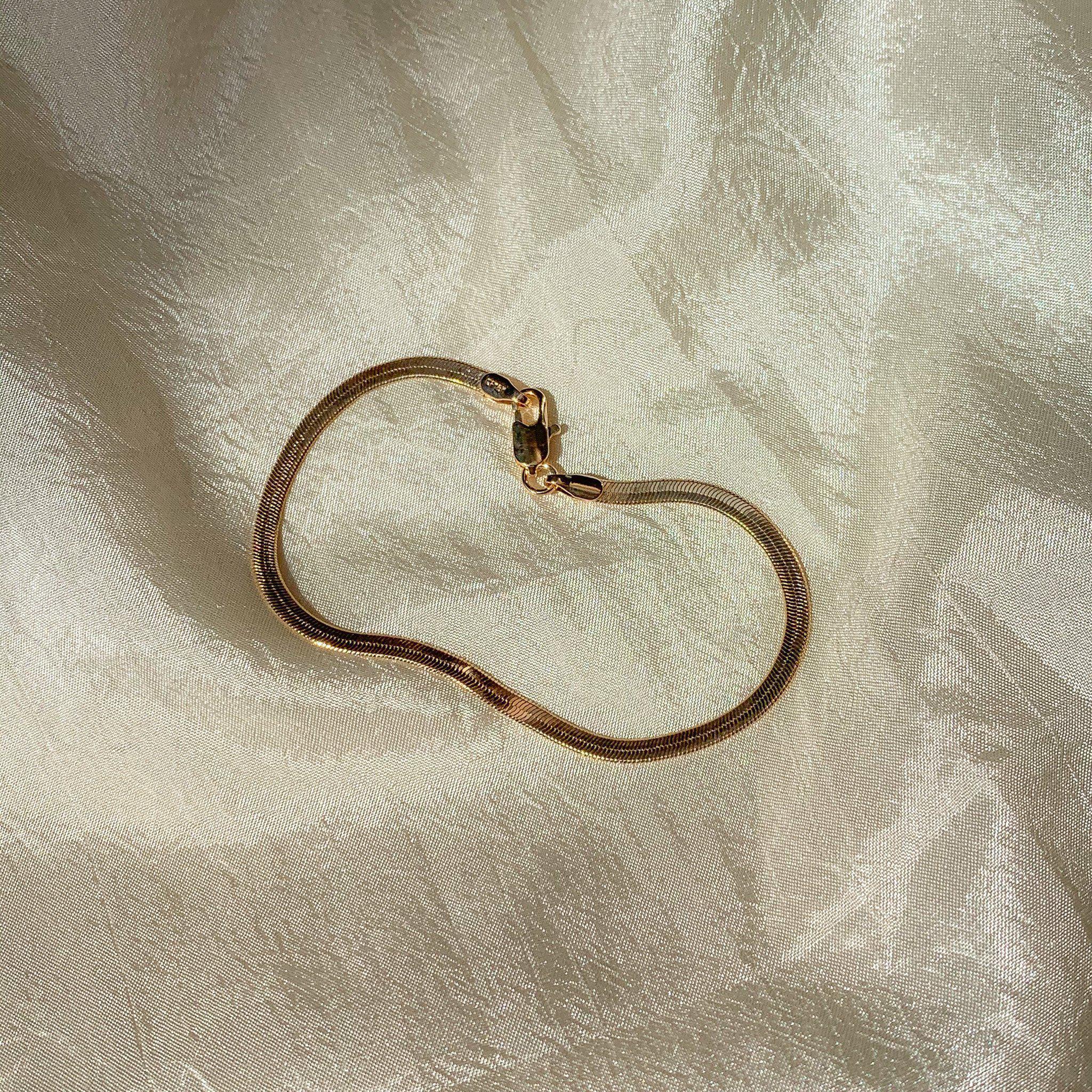 Slinky Gold Herringbone Chain Bracelet - Herringbone Bracelet - Dea Dia