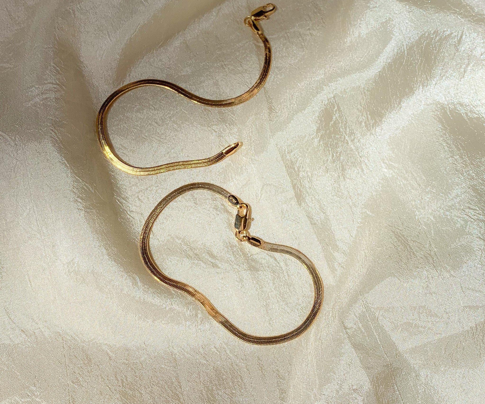 Slinky Gold Herringbone Chain Bracelet - Gold Herringbone Bracelet - Dea Dia