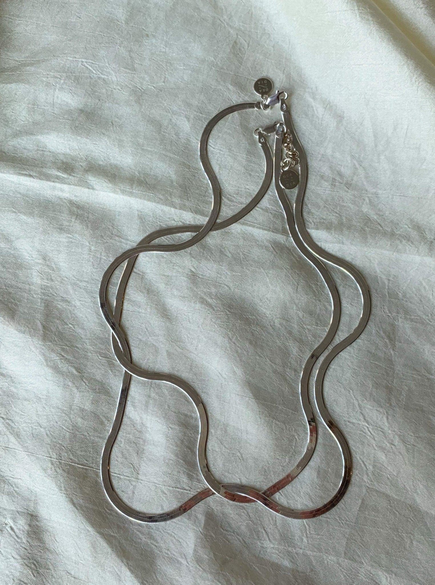 Slinky Silver Herringbone Chain Necklace - Herringbone Chain Silver -  Dea Dia